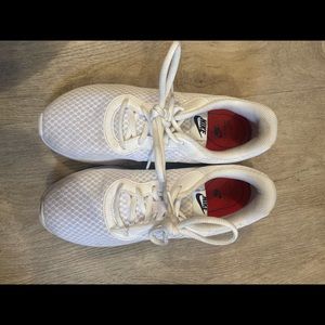 Women’s Nike shoes